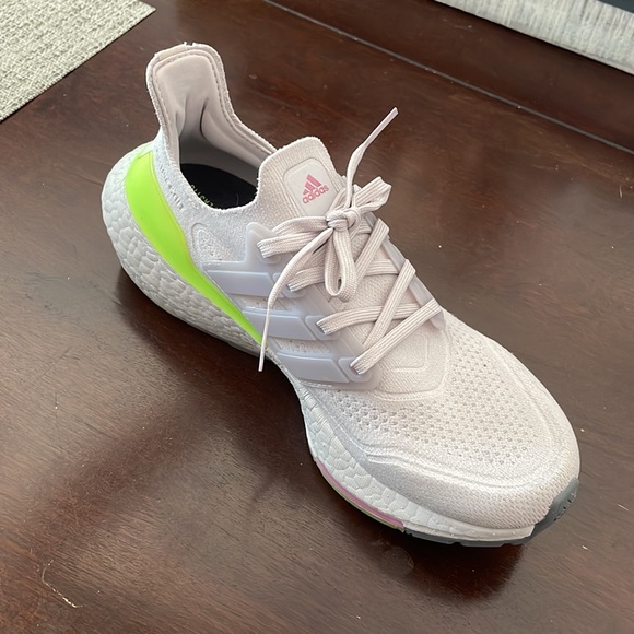 adidas Women's Ultraboost 21 Running Shoe, size 8, Ice Purple - Picture 2 of 6